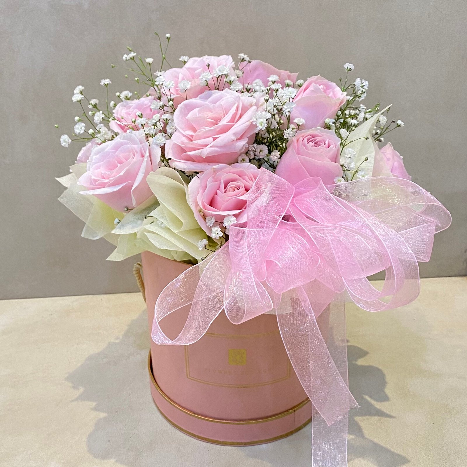 Order a stunning pink roses Ideal for birthdays, anniversaries, and special occasions. A beautiful gift for any celebration.